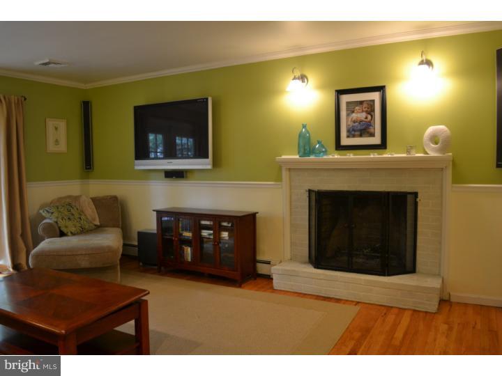 209 Oakshade Road Tabernacle, NJ 08088 - Photo 6 of 22 Living Room