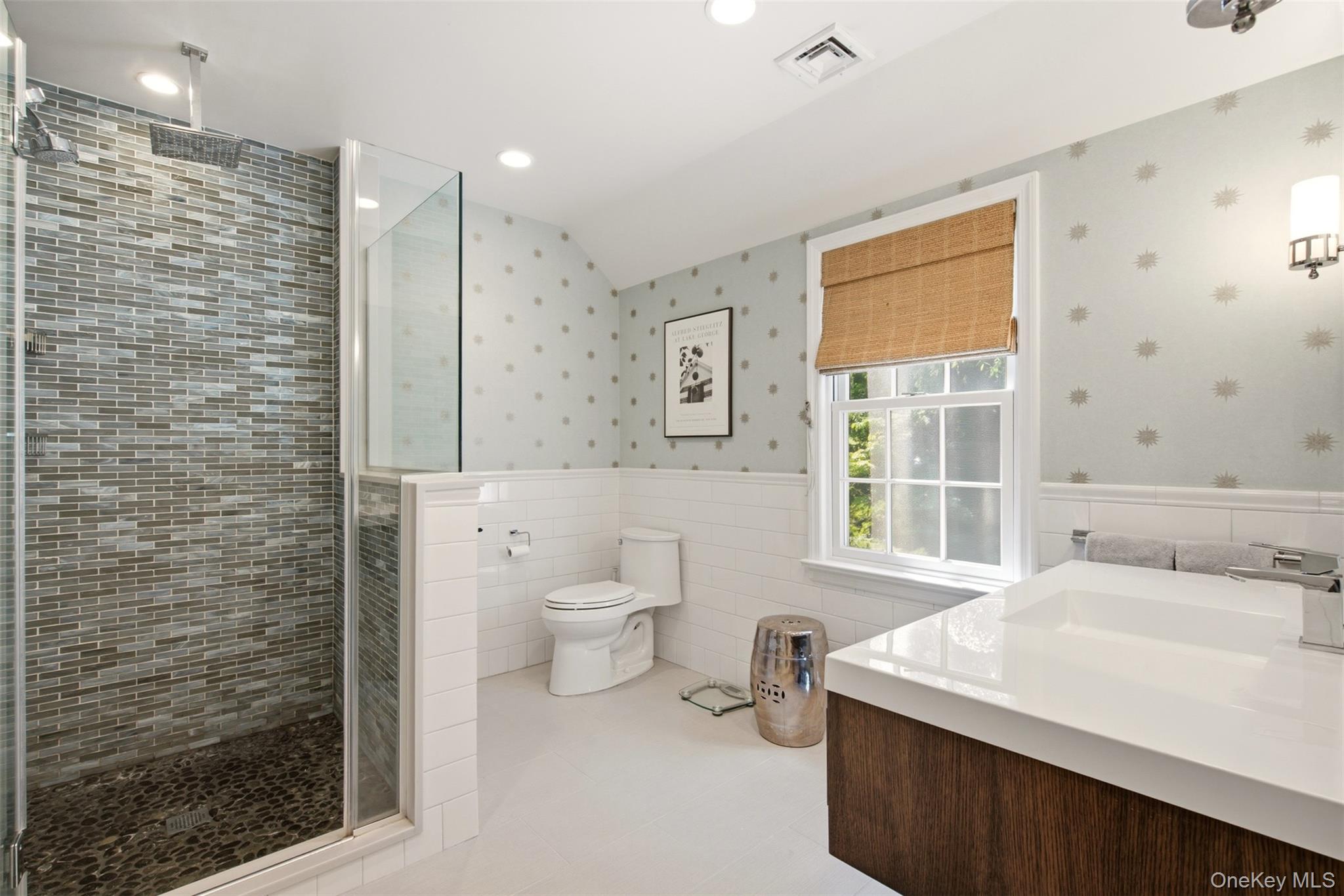 2 St Marks Place Cold Spring Harbor, NY 11724 - Photo 17 of 30 En Suite Primary Bathroom