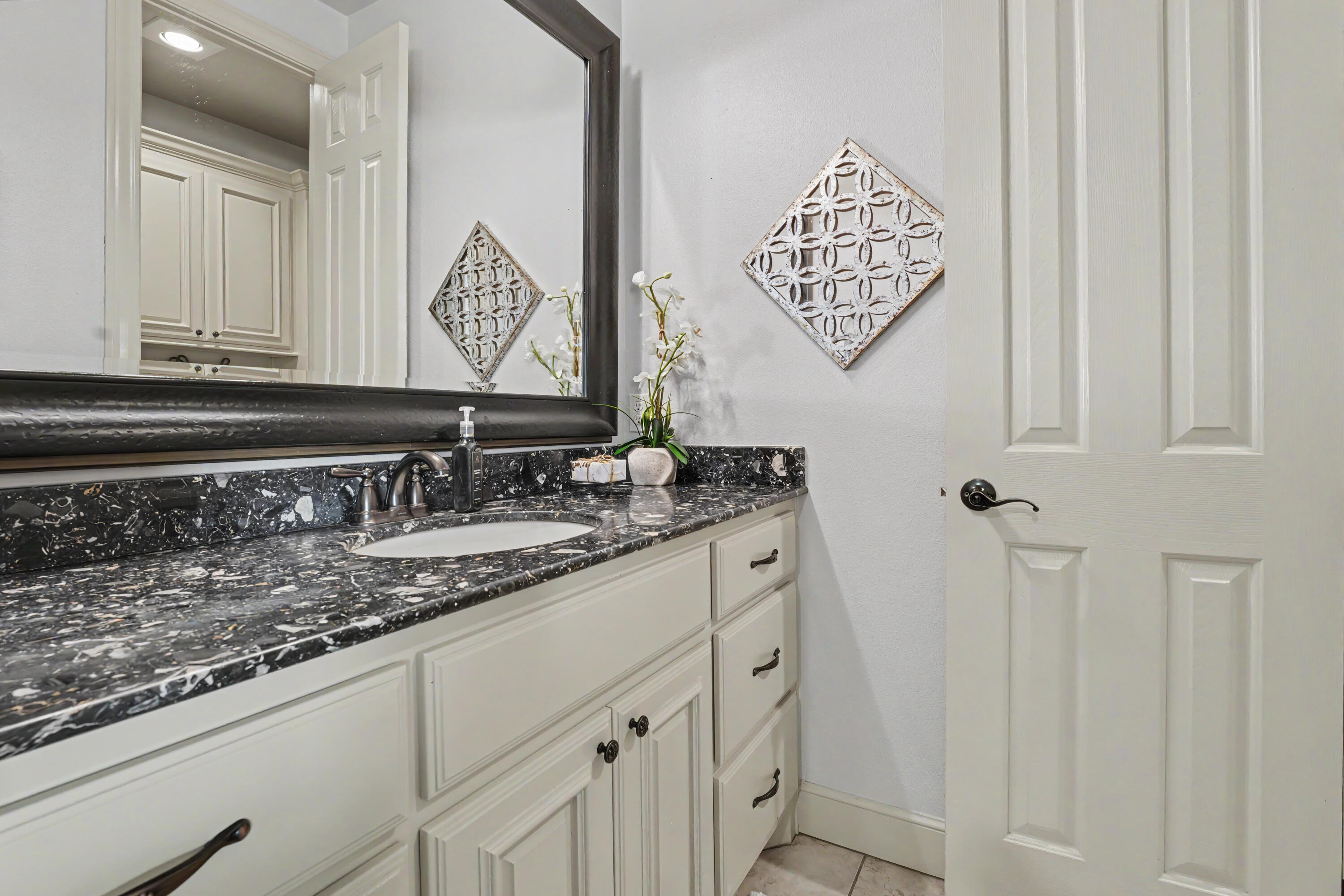 3904 110th Street Lubbock, TX 79423 - Photo 35 of 64 DSC03852