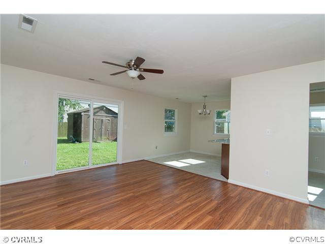 1404 Portlock Road Chesapeake, VA 23324 - Photo 8 of 23 Living Room