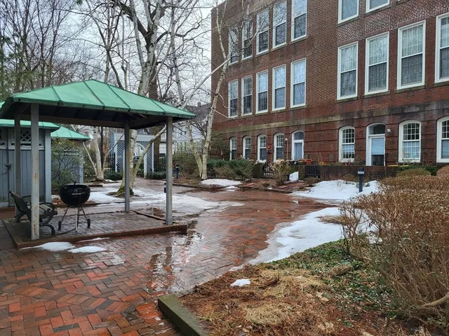 $3,300 | 35 Walden Street, Unit 3B, Cambridge, MA 02140