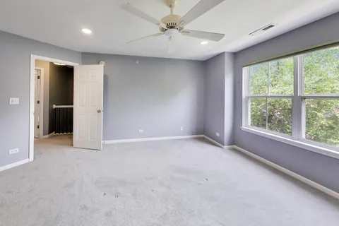 $434,000 | 124 Rosehall Drive, Lake Zurich, IL 60047