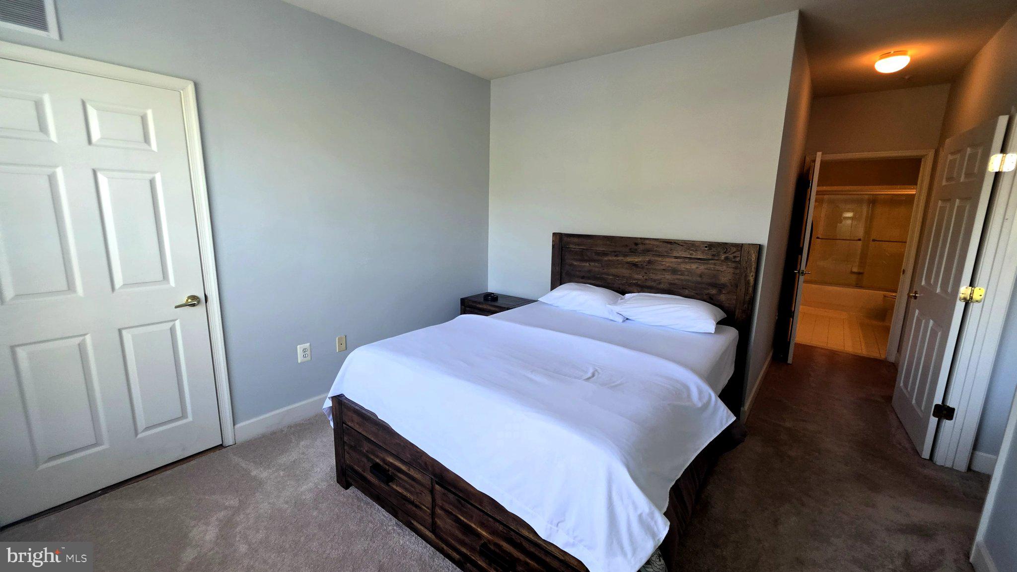 11924 Darnestown Road, Unit 204 Gaithersburg, MD 20878 - Photo 12 of 35 Gallery Image 12