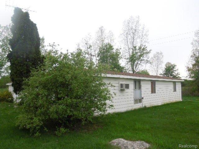 5209 Jones Road North Branch, MI 48461 - Photo 4 of 20 oi 170.jpg