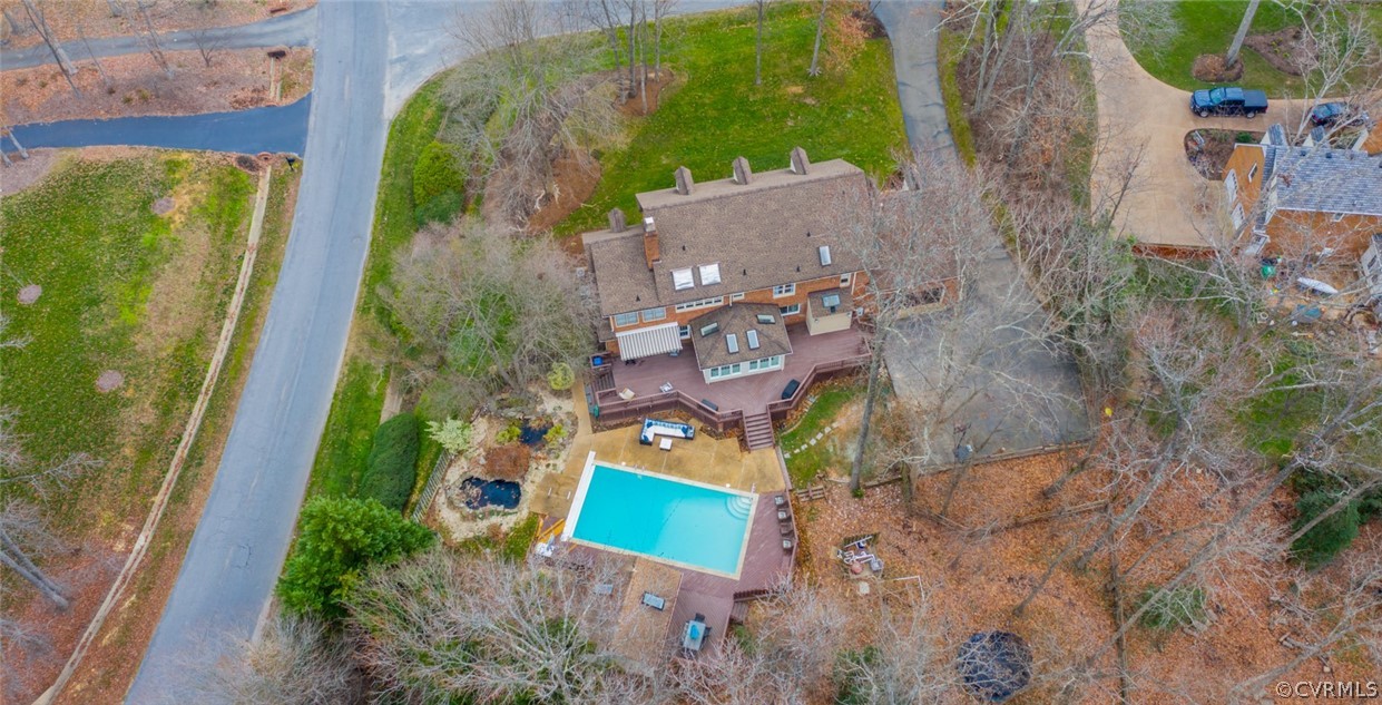 2530 Rochester Court Midlothian, VA 23113 - Photo 45 of 46 an aerial view of a house with a yard and a fountain