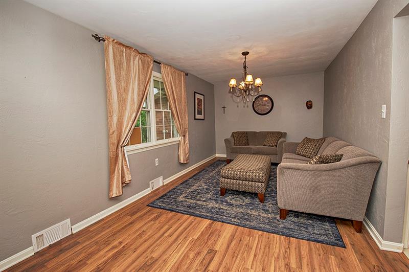 596 McCombs Road Venetia, PA 15367 - Photo 11 of 25