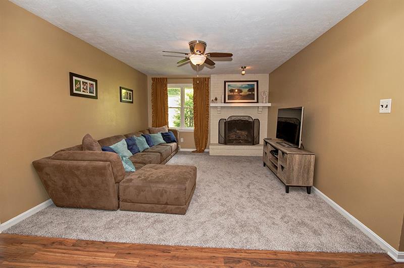 596 McCombs Road Venetia, PA 15367 - Photo 14 of 25