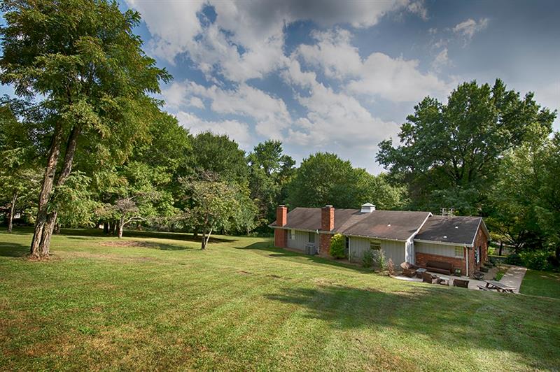 596 McCombs Road Venetia, PA 15367 - Photo 4 of 25