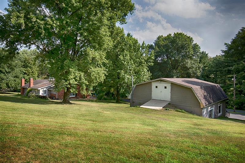 596 McCombs Road Venetia, PA 15367 - Photo 5 of 25