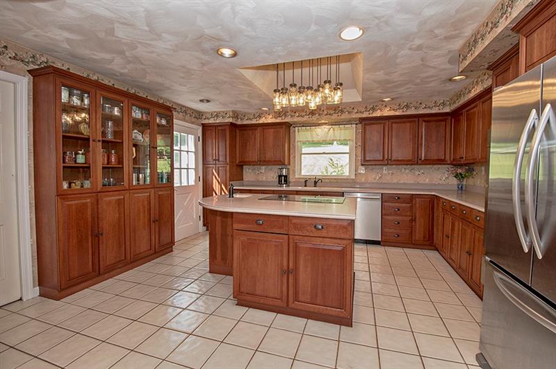 596 McCombs Road Venetia, PA 15367 - Photo 6 of 25
