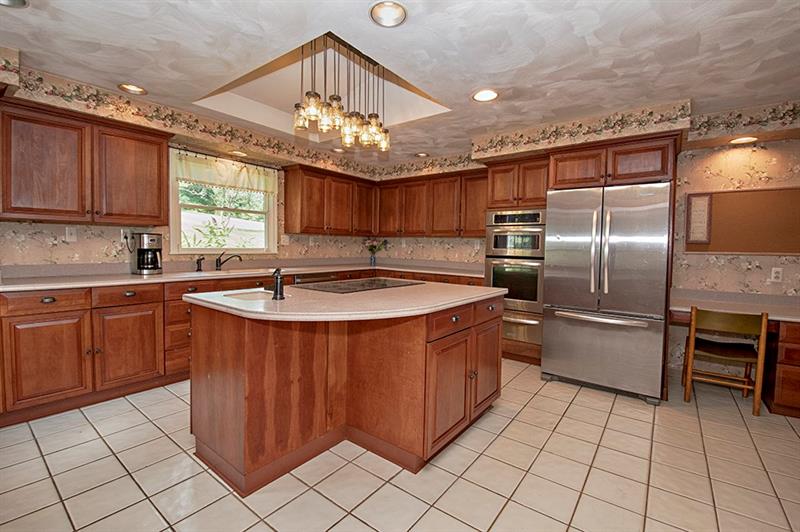 596 McCombs Road Venetia, PA 15367 - Photo 7 of 25