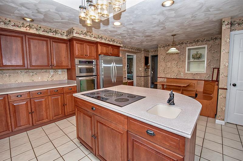 596 McCombs Road Venetia, PA 15367 - Photo 9 of 25
