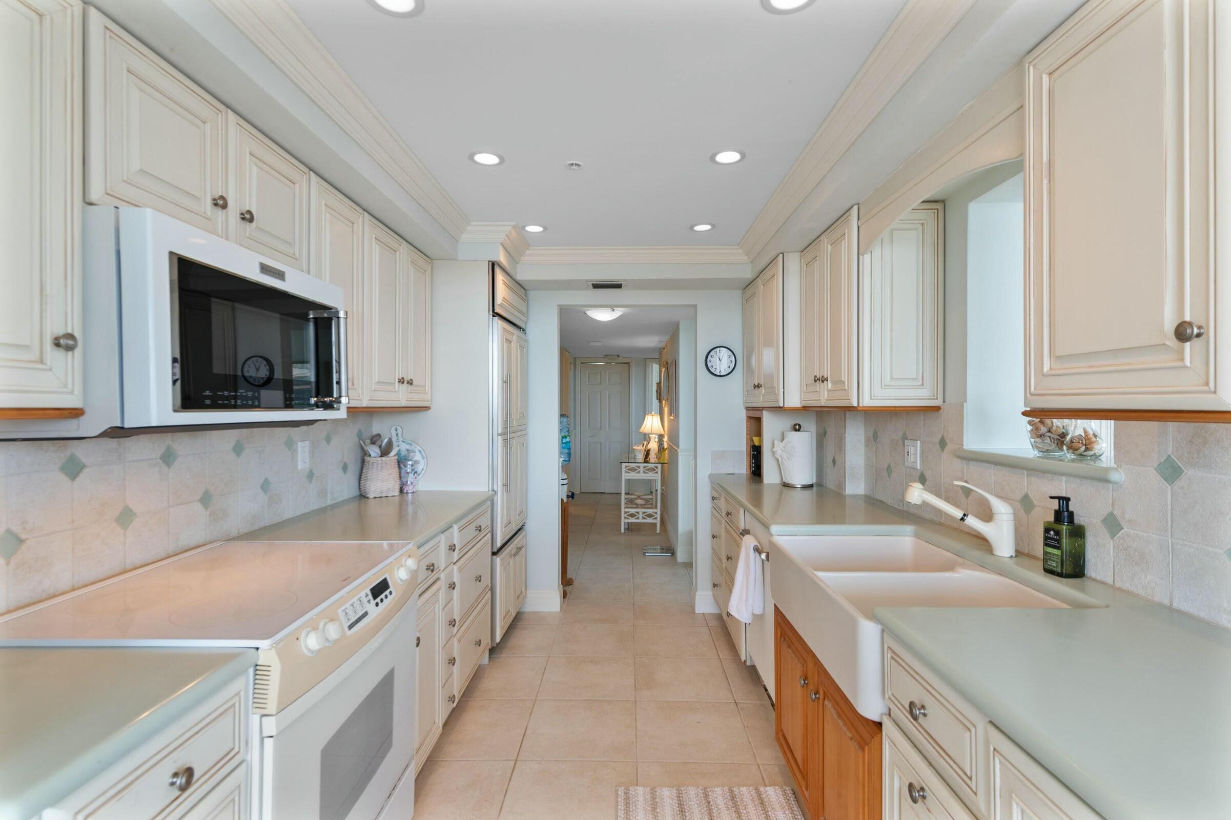 899 Jeffery Street, Unit 514 Boca Raton, FL 33487 - Photo 6 of 56 tempImageaLdzE4