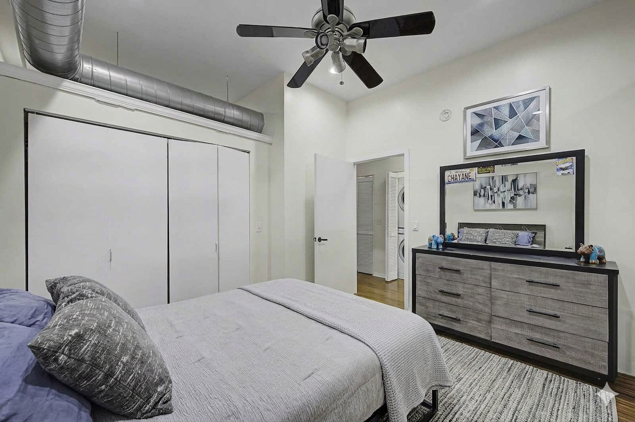 2323 West Pershing Road, Unit 519 Chicago, IL 60609 - Photo 15 of 28 Gallery Image 15