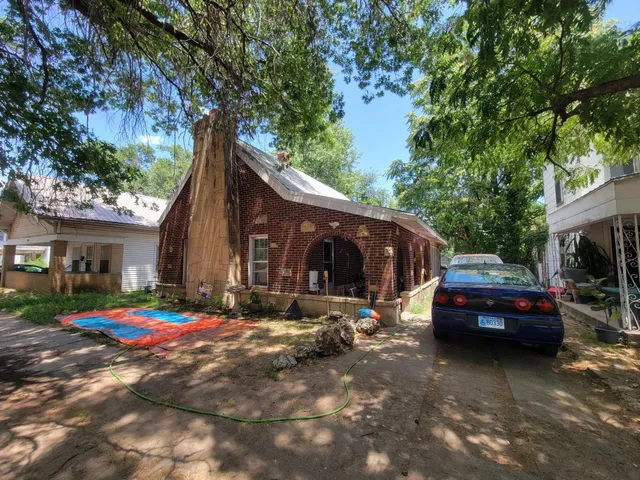 $73,500 | 416 South D Street, Arkansas City, KS 67005