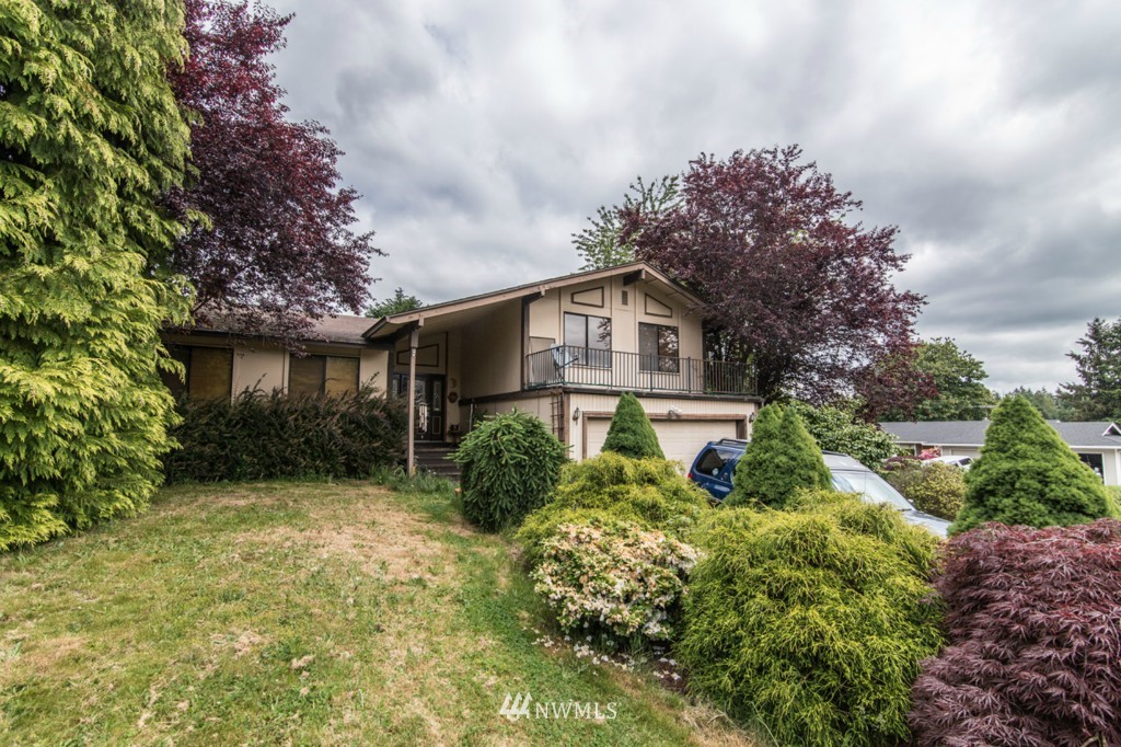 13070 Southeast 161st Street Renton, WA 98058 - Photo 1 of 25 Gallery Image 1