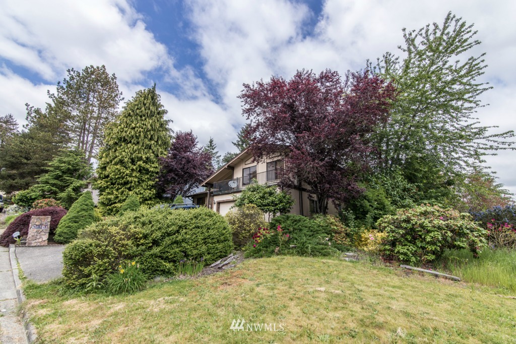 13070 Southeast 161st Street Renton, WA 98058 - Photo 3 of 25 Gallery Image 3
