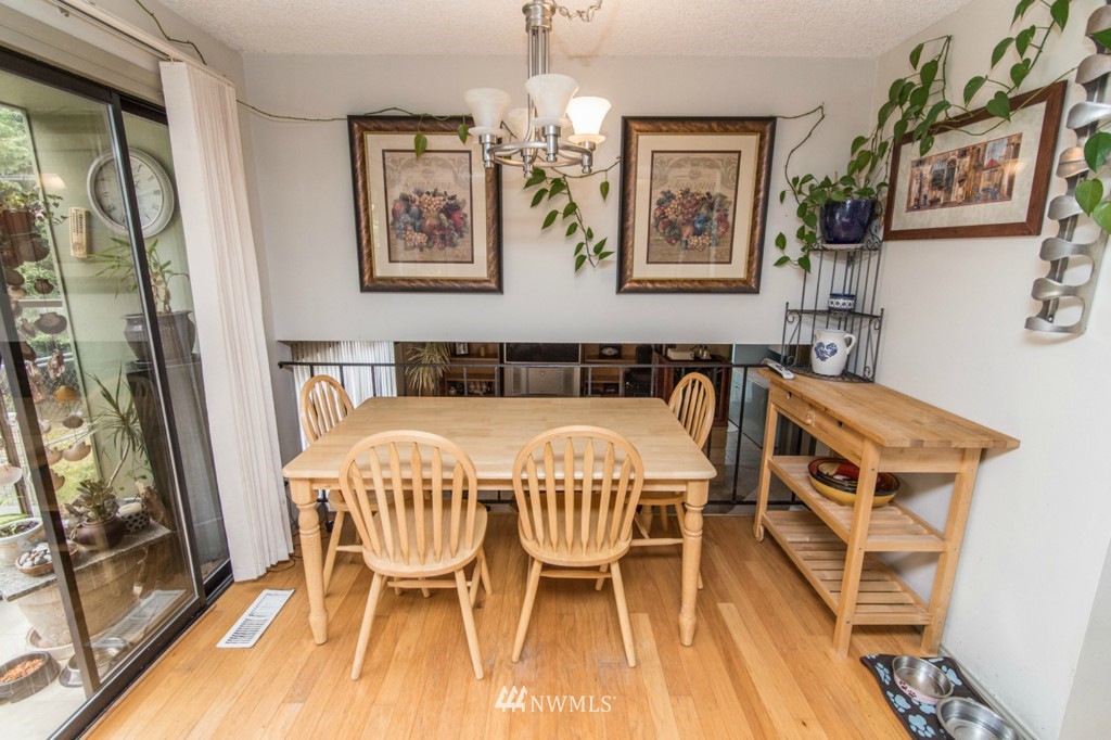 13070 Southeast 161st Street Renton, WA 98058 - Photo 7 of 25 Gallery Image 7