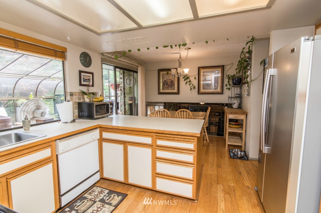 13070 Southeast 161st Street Renton, WA 98058 - Photo 8 of 25 Gallery Image 8