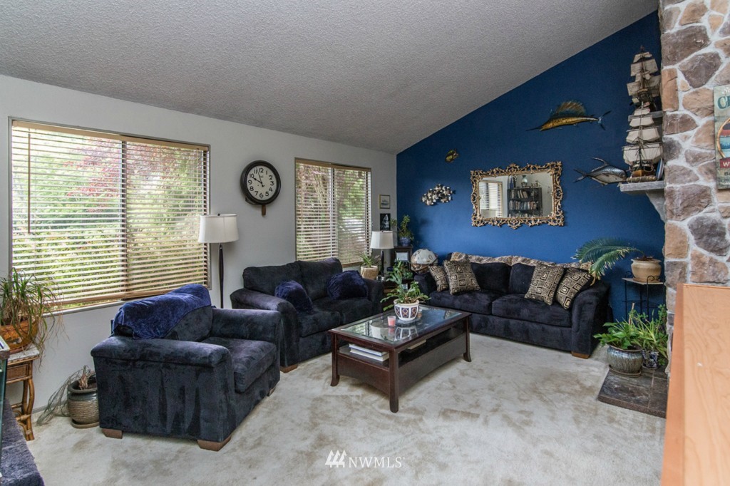 13070 Southeast 161st Street Renton, WA 98058 - Photo 10 of 25 Gallery Image 10