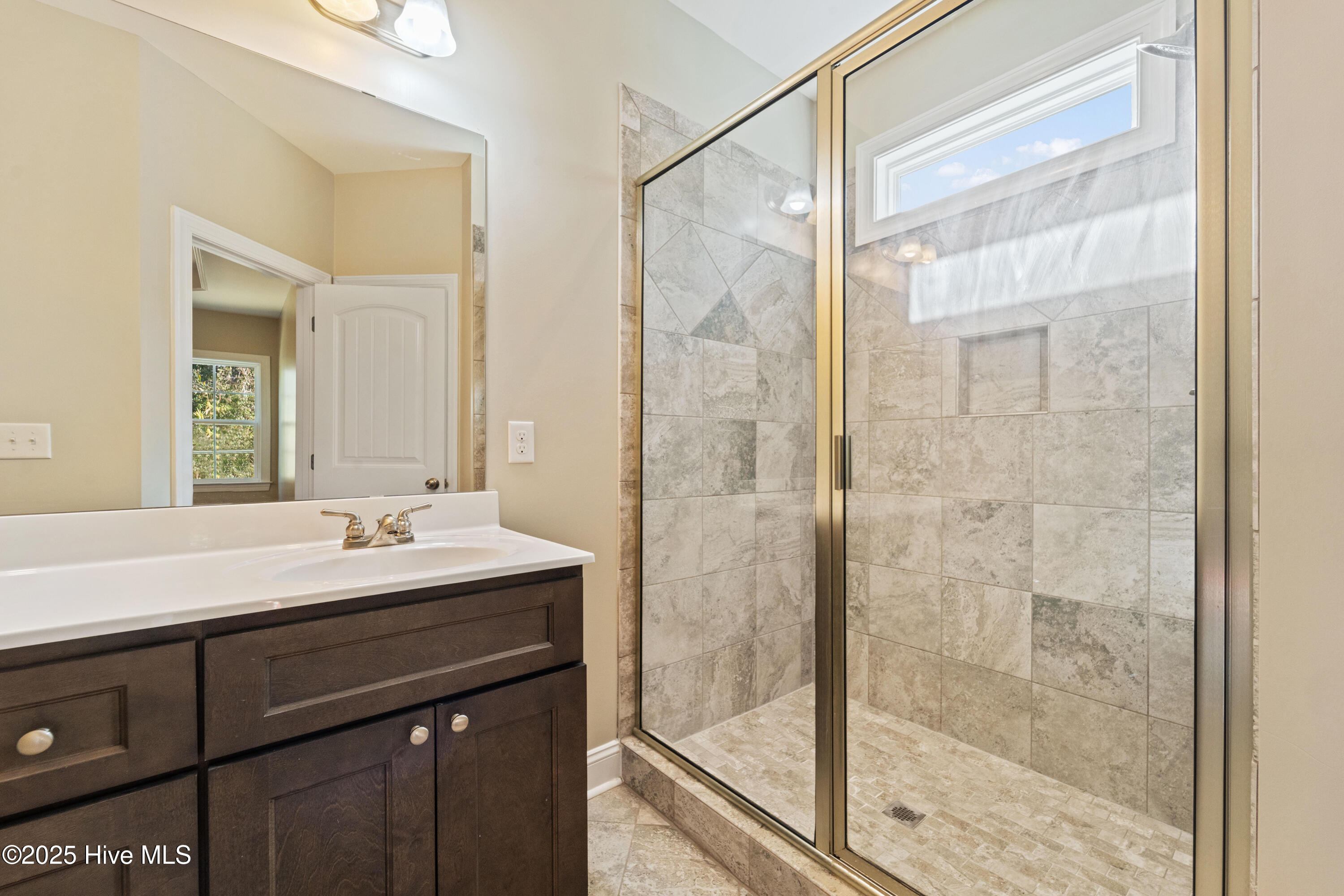 105 Rita Lane Hampstead, NC 28443 - Photo 12 of 32 Primary Bathroom