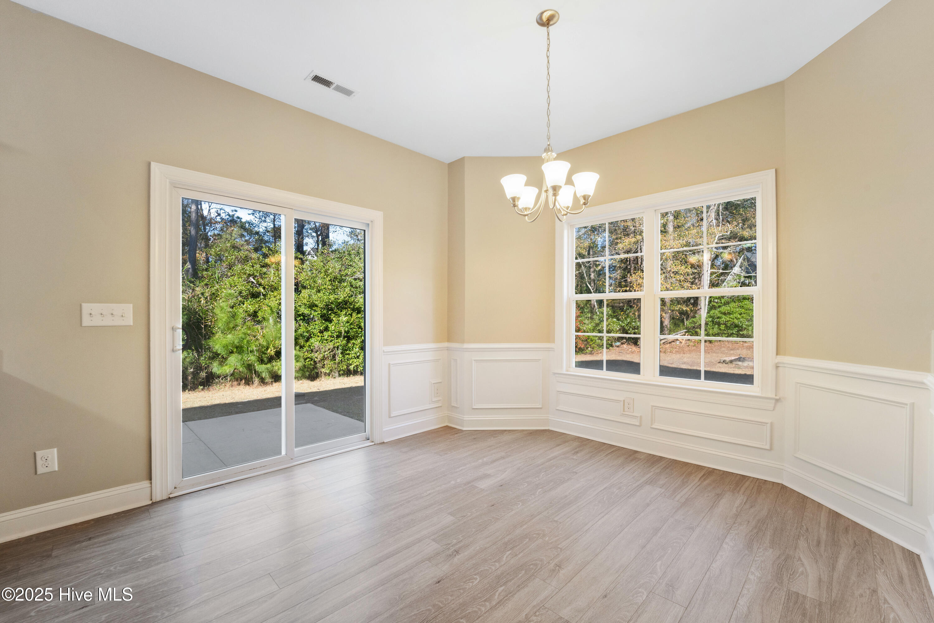 105 Rita Lane Hampstead, NC 28443 - Photo 5 of 32 Dining Area