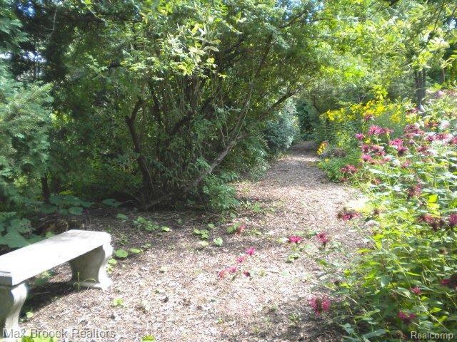 2857 Rambling Way Bloomfield Hills, MI 48302 - Photo 21 of 24 Garden Walk (partial 2)