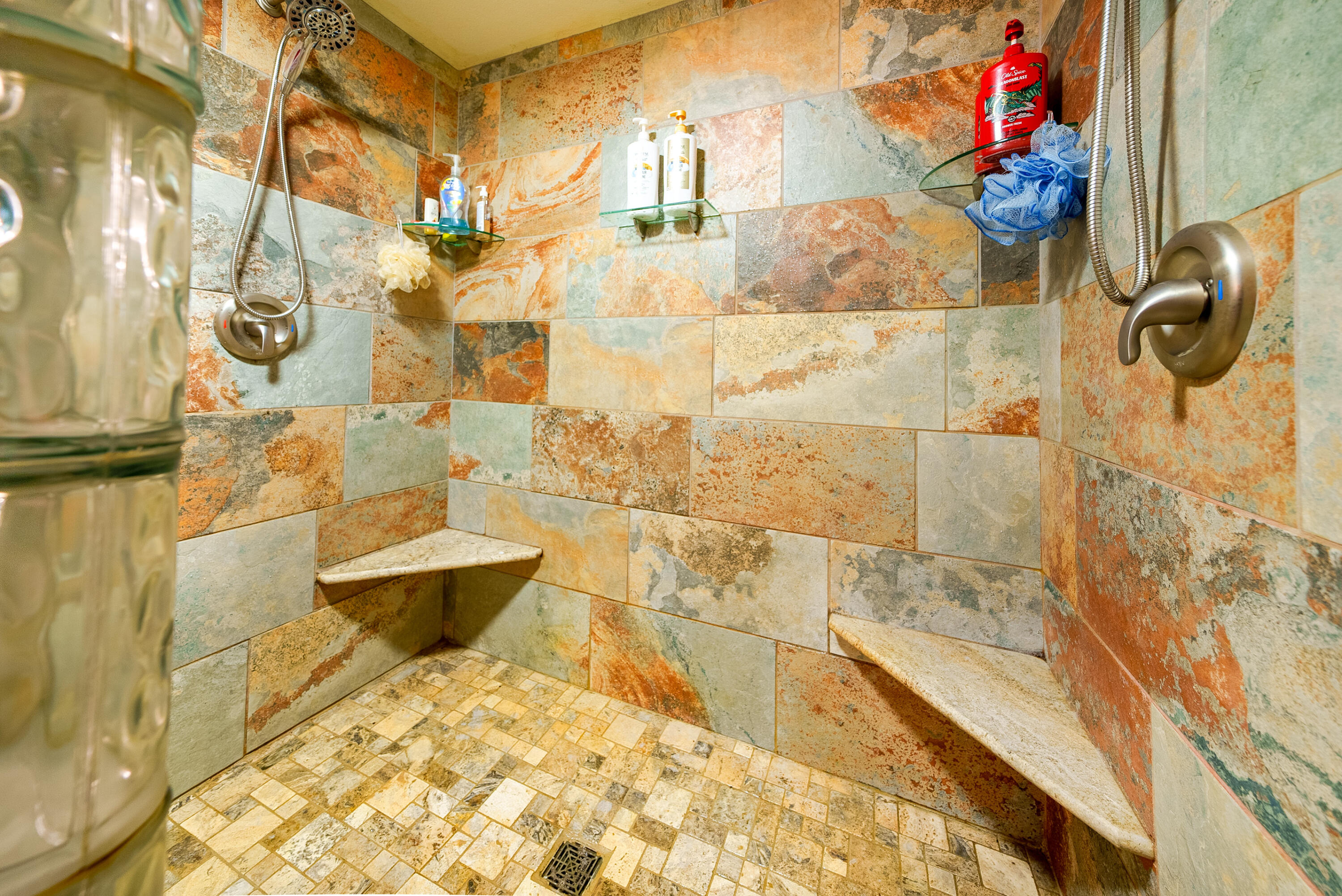 1752 Barnes Road Muskegon, MI 49442 - Photo 11 of 46 9. Main Bathroom 1-3
