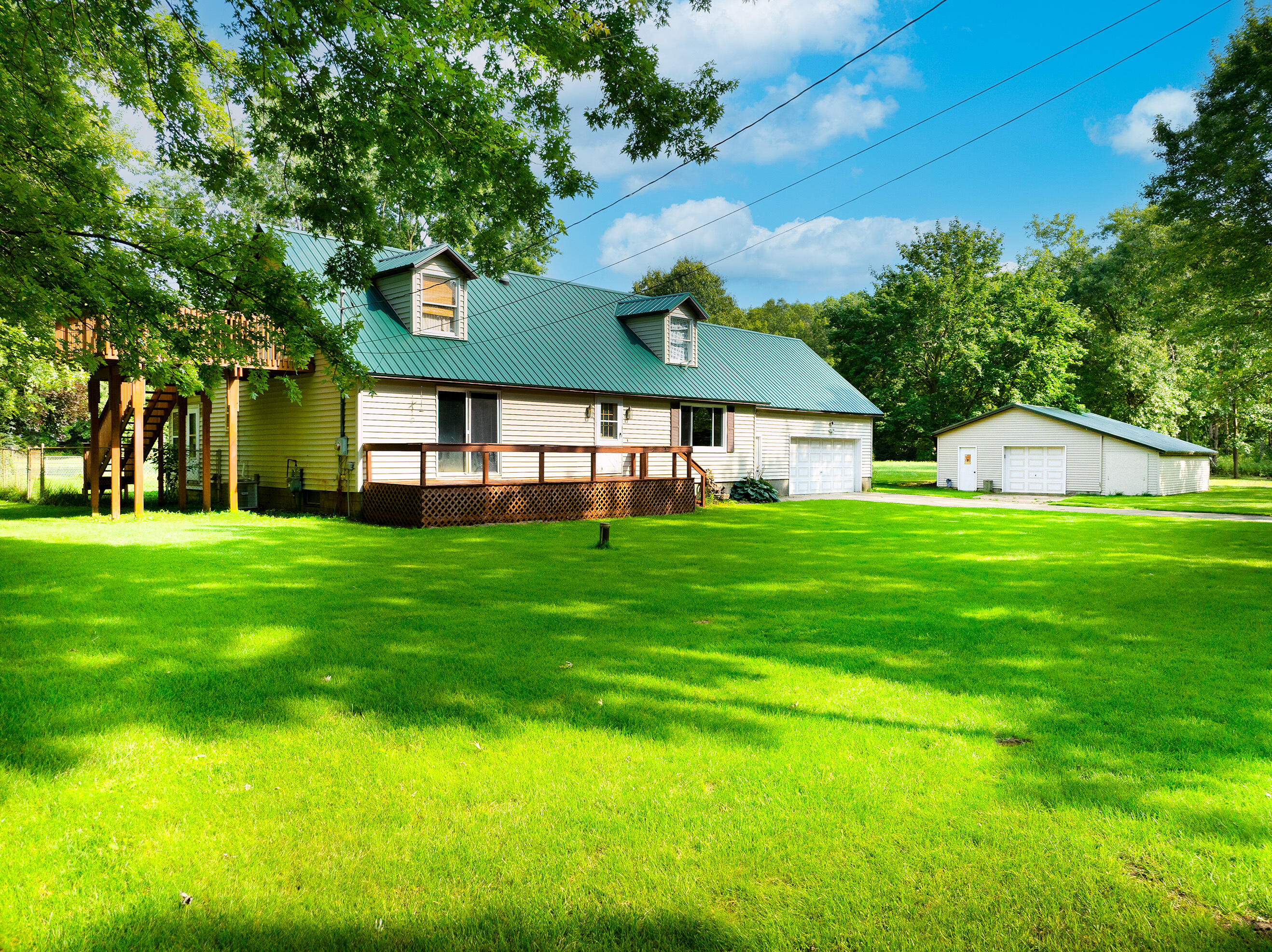 1752 Barnes Road Muskegon, MI 49442 - Photo 2 of 46 3. Front - Left Corner