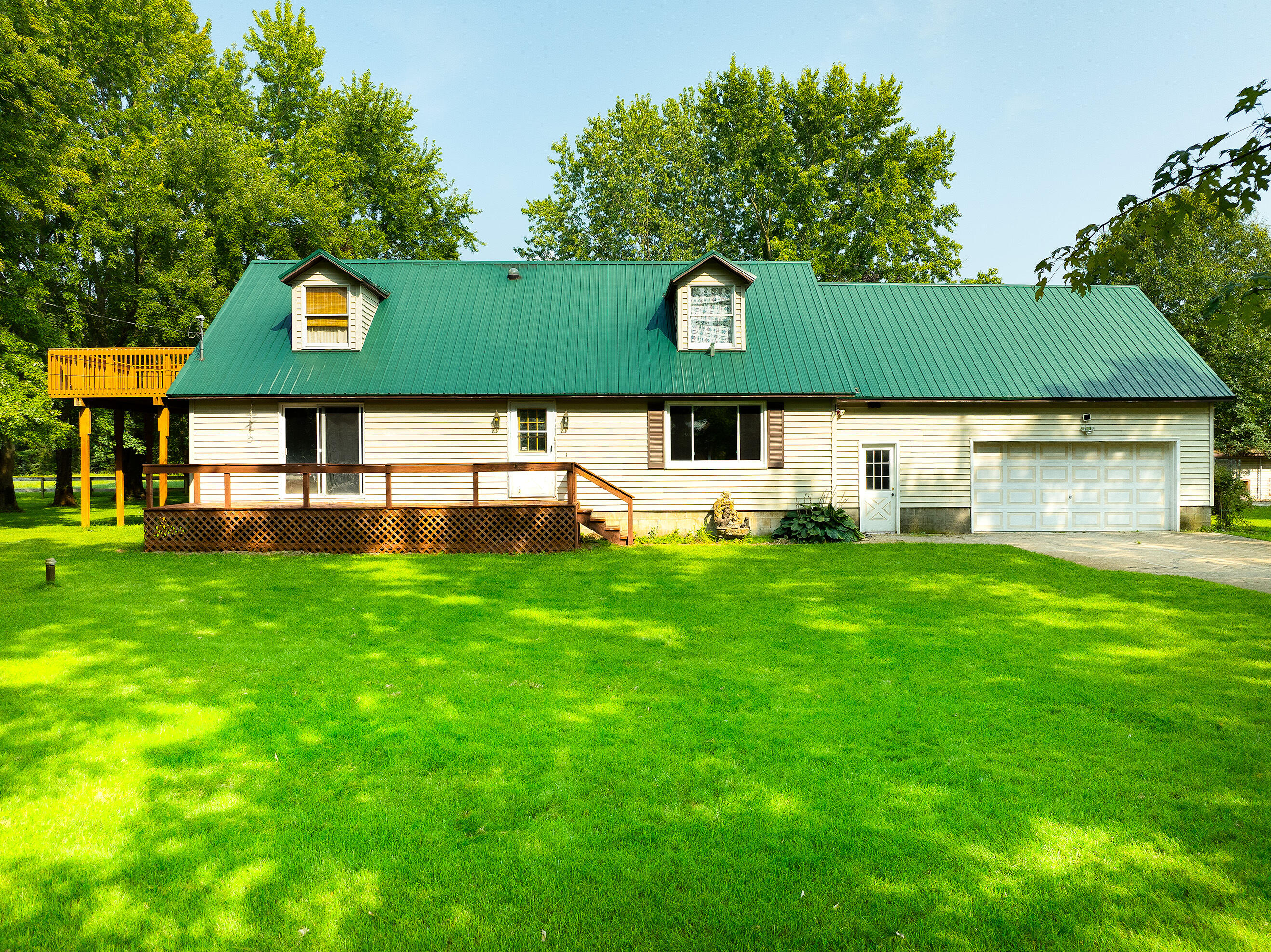 1752 Barnes Road Muskegon, MI 49442 - Photo 3 of 46 1. Front - Center