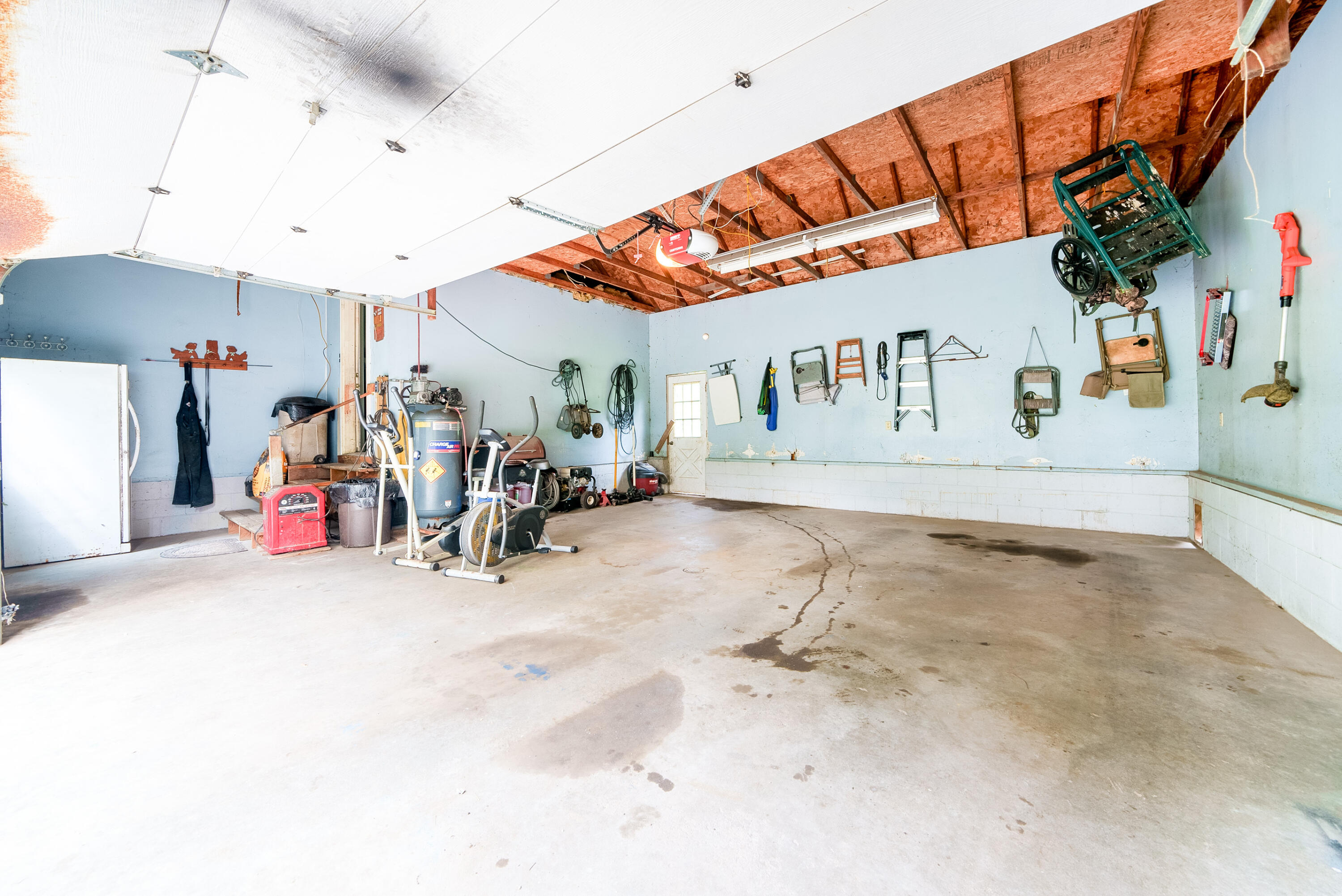 1752 Barnes Road Muskegon, MI 49442 - Photo 34 of 46 28. Garage 1-1
