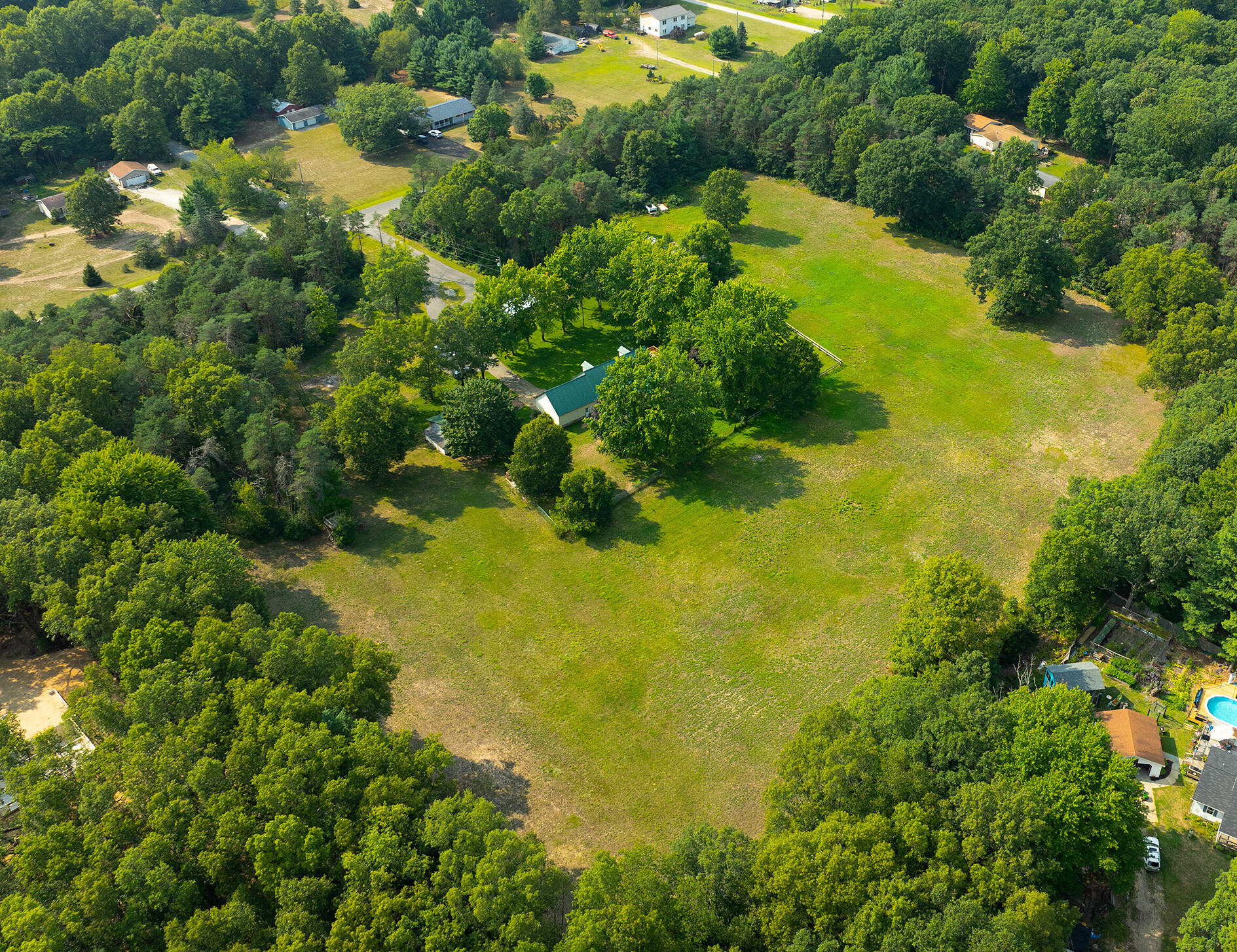 1752 Barnes Road Muskegon, MI 49442 - Photo 5 of 46 15. Aerial 1-2