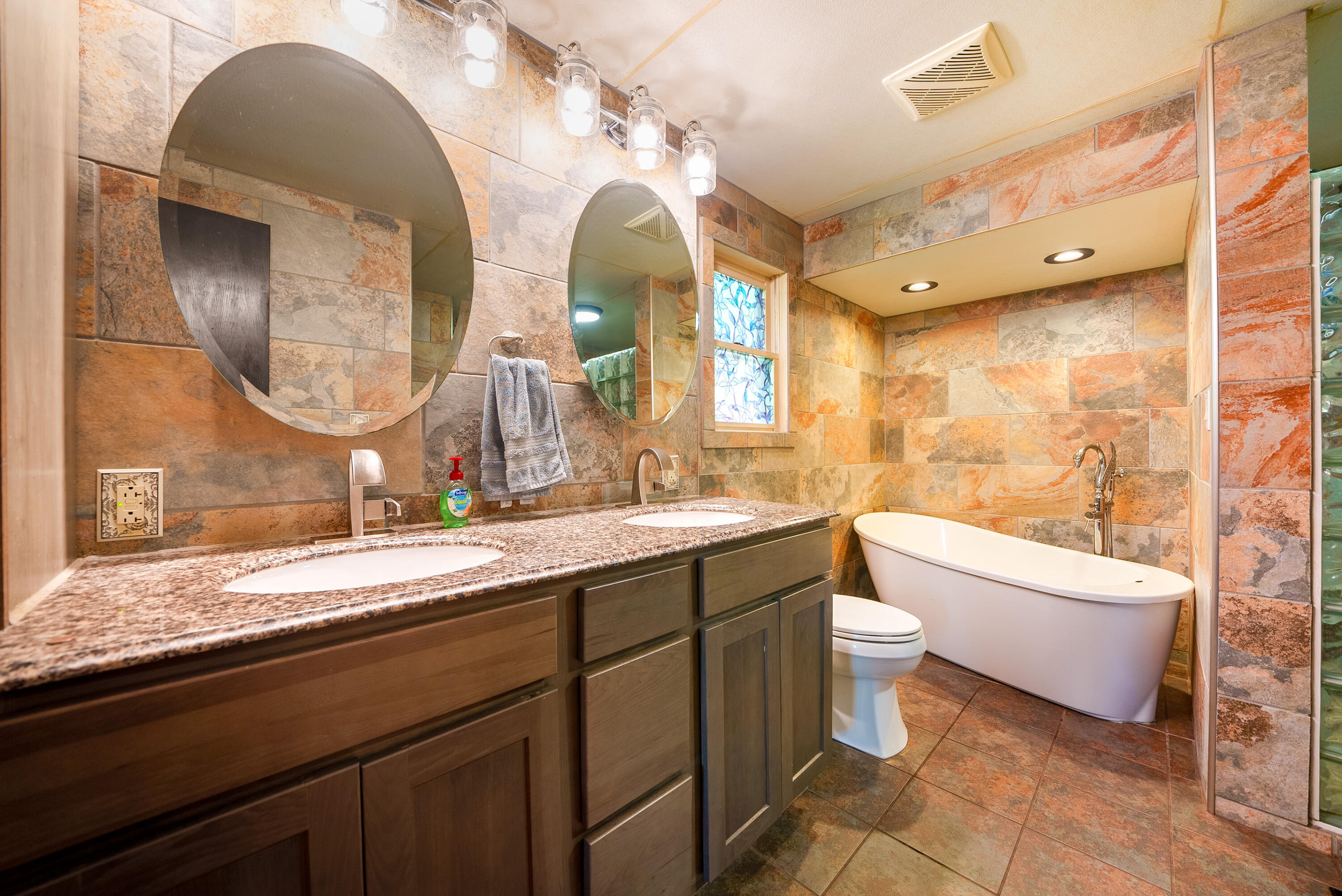 1752 Barnes Road Muskegon, MI 49442 - Photo 9 of 46 7. Main Bathroom 1-1