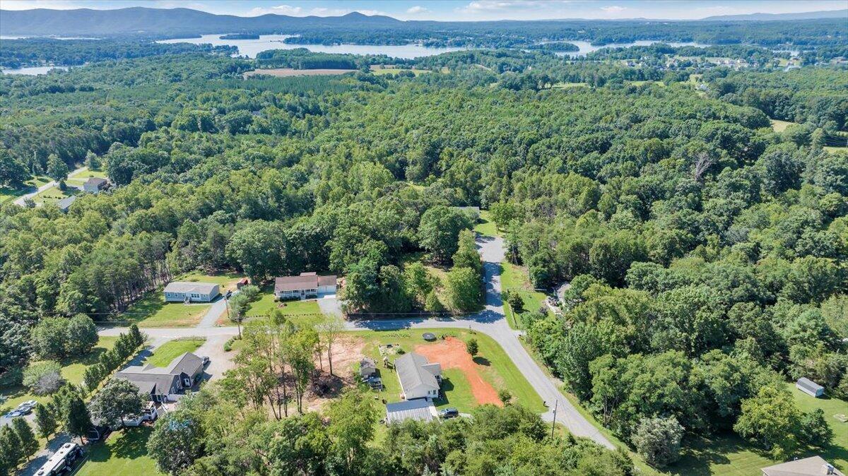 95 Stripers Landing Road Moneta, VA 24121 - Photo 19 of 27 03-DJI_20250620083748_0001_D_MIB