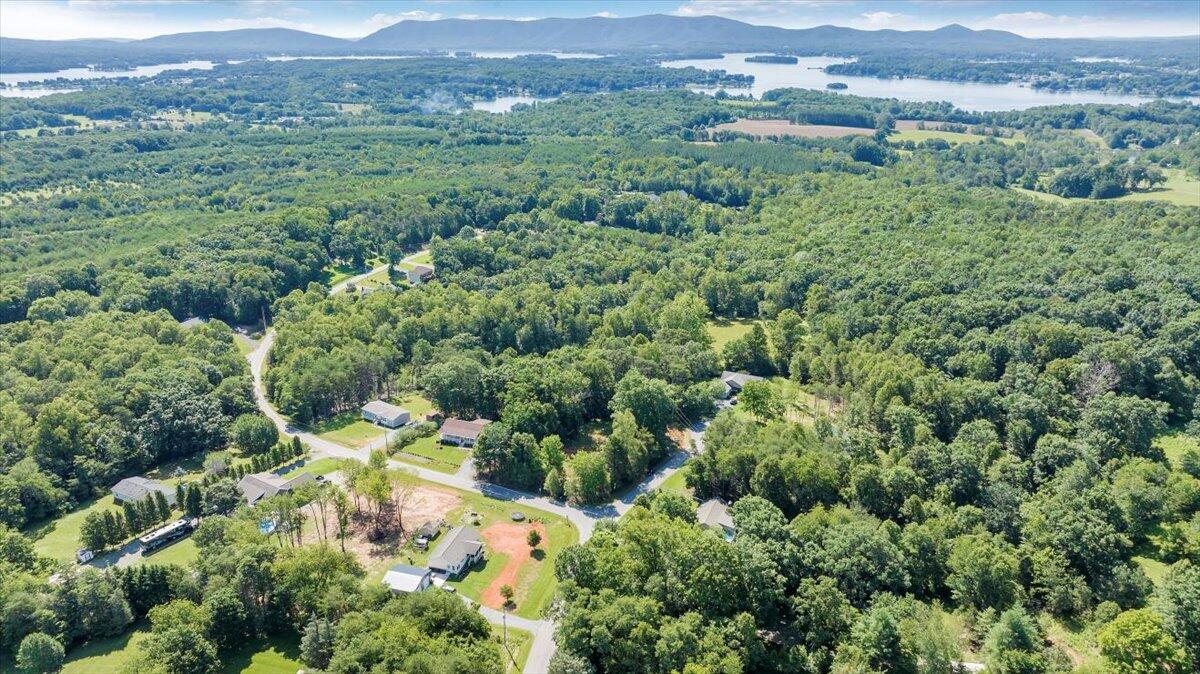 95 Stripers Landing Road Moneta, VA 24121 - Photo 6 of 27 28-DJI_20250620084646_0027_D_MIB
