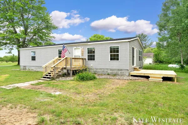 $219,900 | 704 Chestnut, Howard City, MI 49329