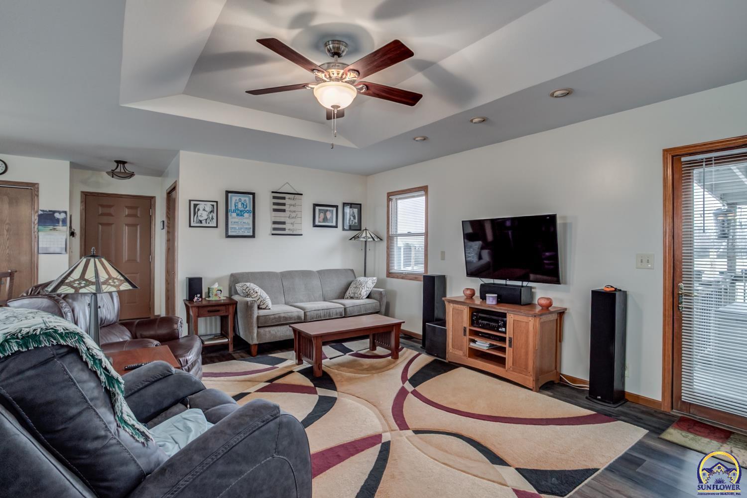 2915 Oak Hill Road Vassar, KS 66543 - Photo 4 of 46