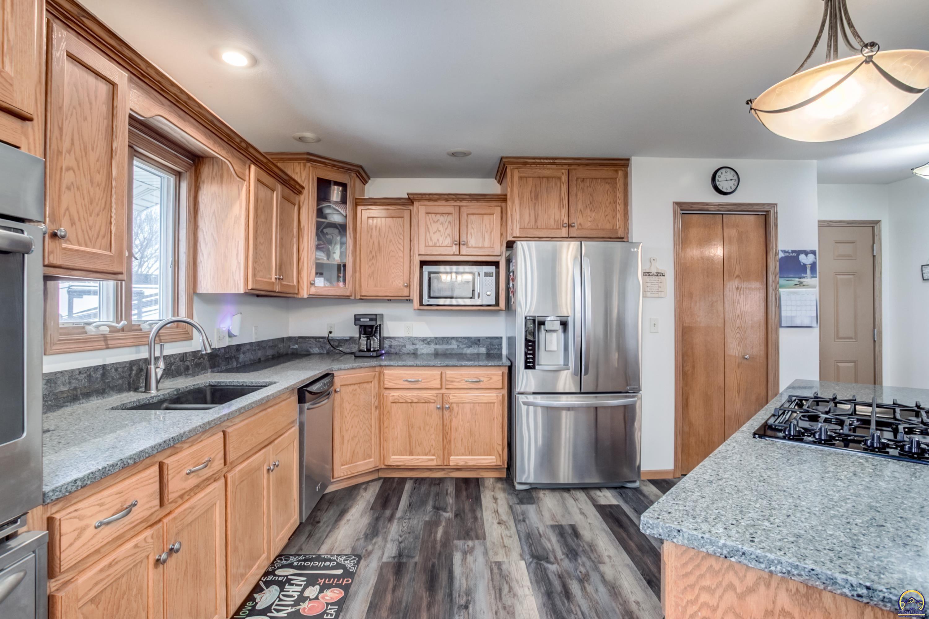 2915 Oak Hill Road Vassar, KS 66543 - Photo 9 of 46