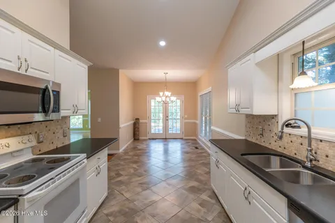 $520,000 | 142 Overlook Drive, West End, NC 27376