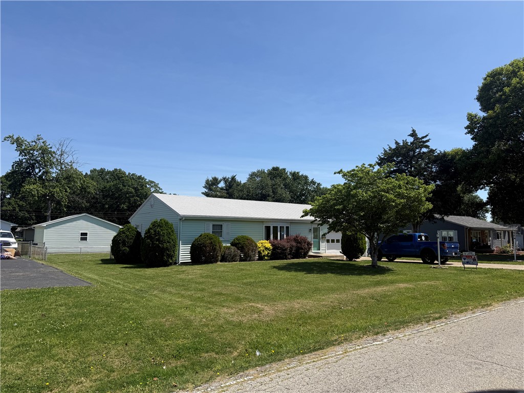 270 Shutter Drive Decatur, IL 62526 - Photo 2 of 19