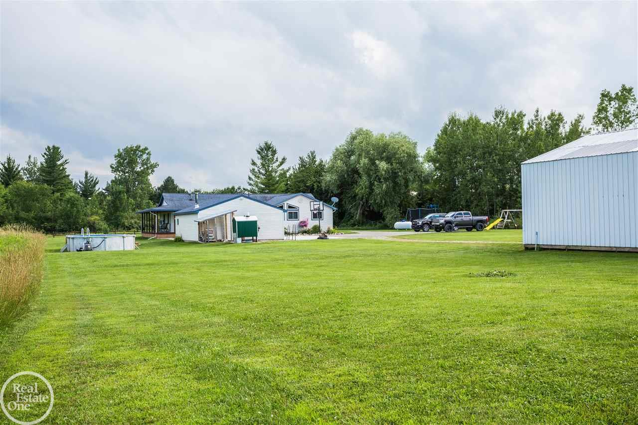 8290 Beard Road Avoca, MI 48006 - Photo 33 of 65 31389249-32.JPG