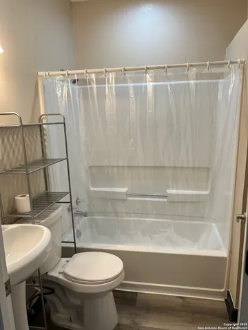 $1,200 | 405 West Sabinal Street, Unit A, Uvalde, TX 78801