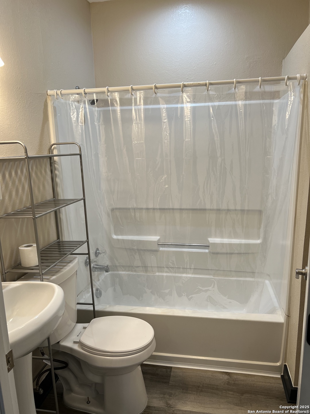 405 West Sabinal Street, Unit A Uvalde, TX 78801 - Photo 13 of 21