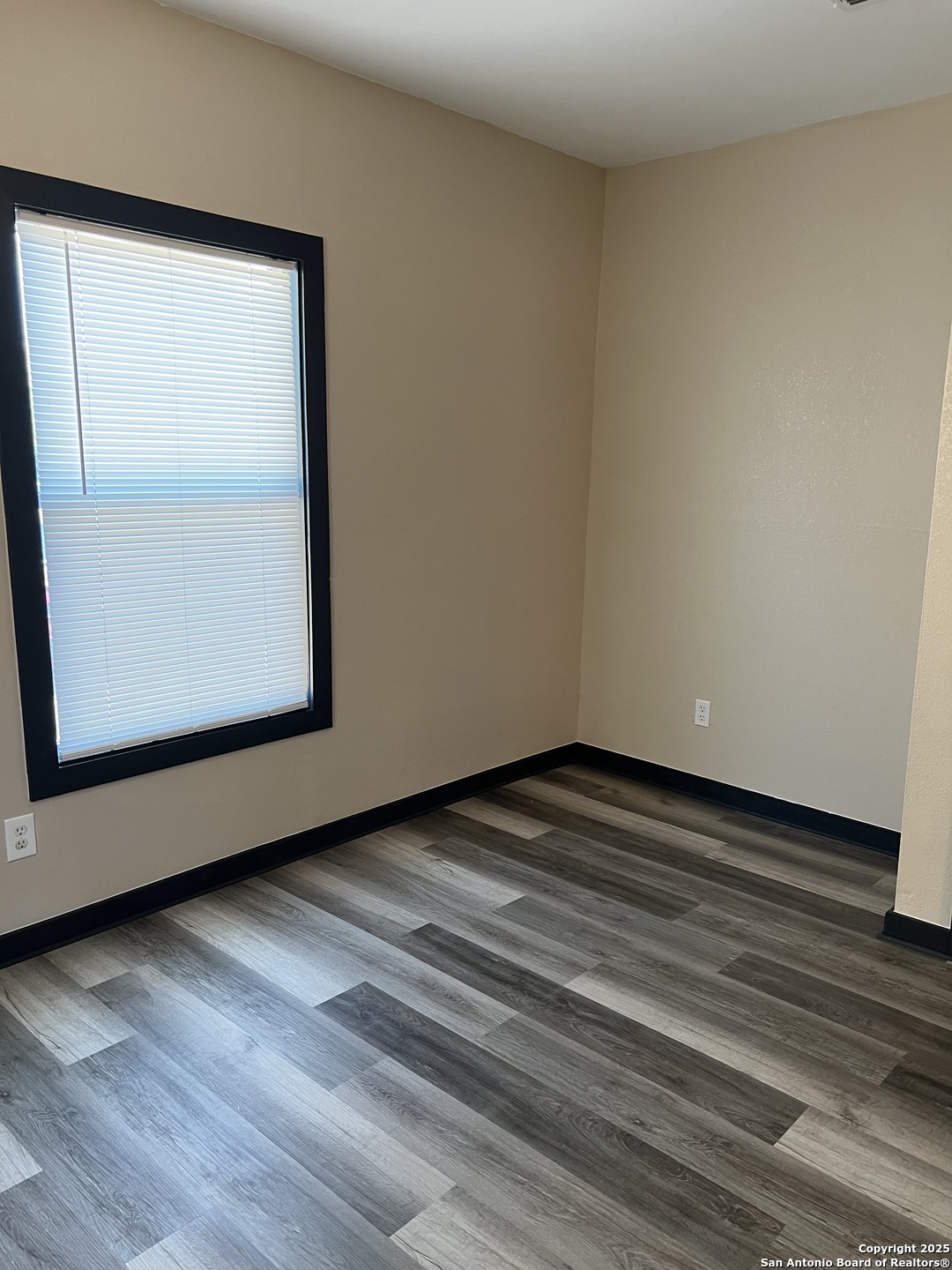 405 West Sabinal Street, Unit A Uvalde, TX 78801 - Photo 16 of 21