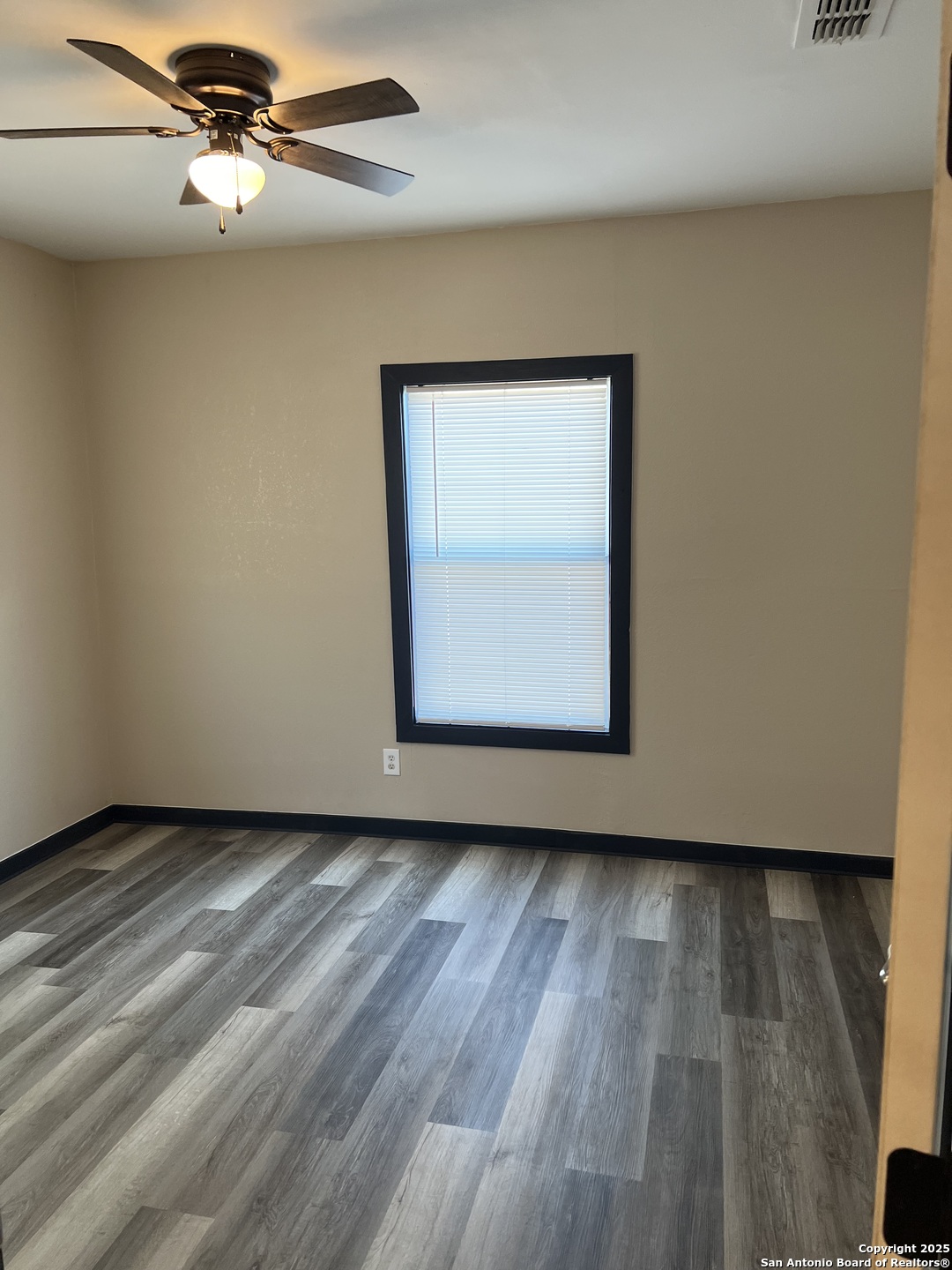 405 West Sabinal Street, Unit A Uvalde, TX 78801 - Photo 18 of 21