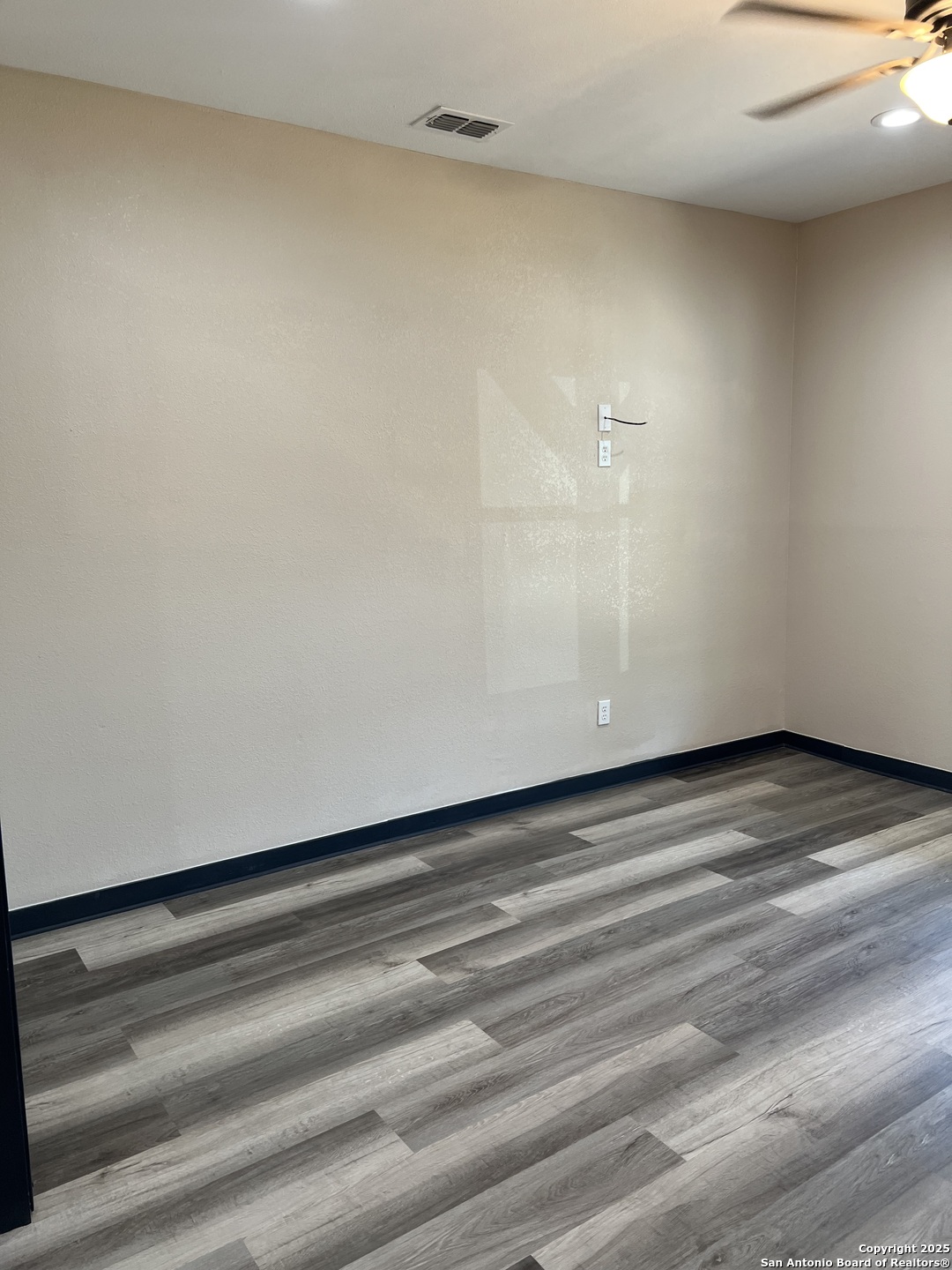 405 West Sabinal Street, Unit A Uvalde, TX 78801 - Photo 3 of 21