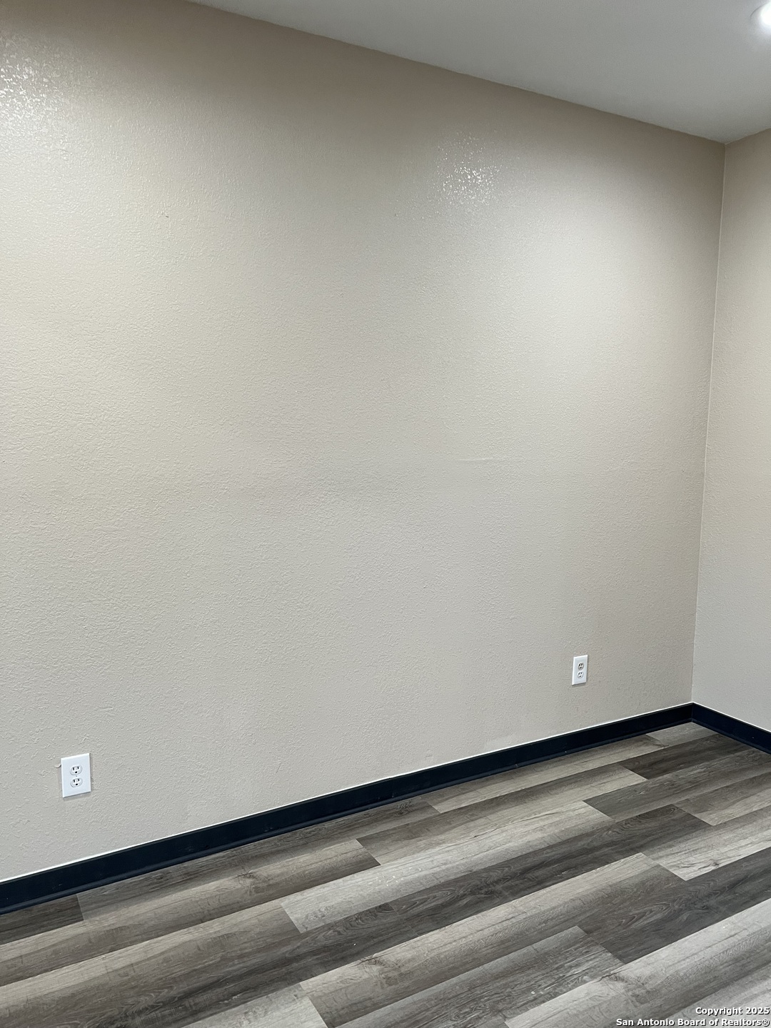 405 West Sabinal Street, Unit A Uvalde, TX 78801 - Photo 4 of 21