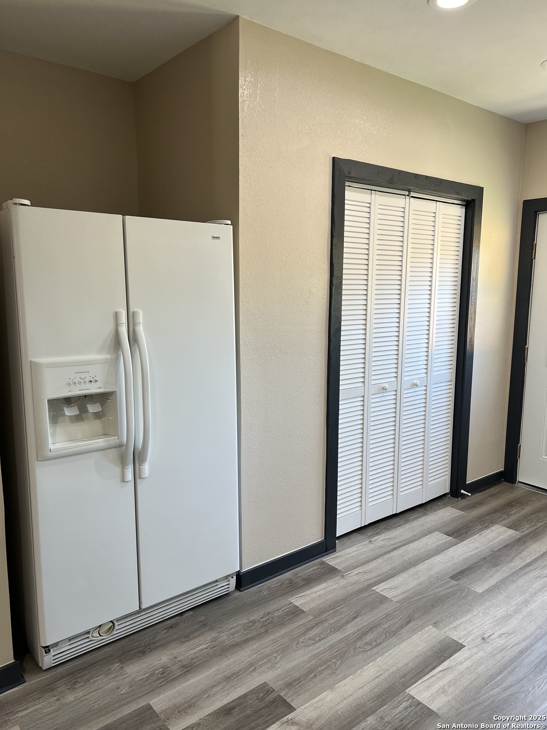 405 West Sabinal Street, Unit A Uvalde, TX 78801 - Photo 9 of 21