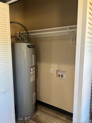 $1,200 | 405 West Sabinal Street, Unit A, Uvalde, TX 78801