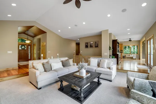 $1,100,000 | W10664 566th Avenue, Prescott, WI 54021